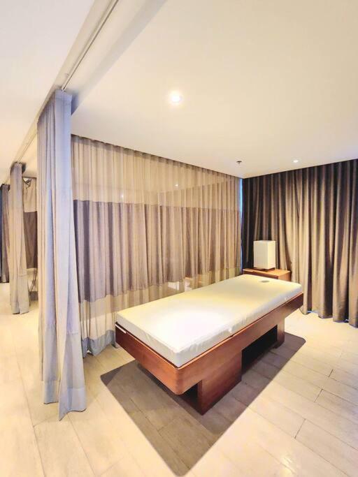 Cosy Executive 1 Bedroom Uptown Parksuites Ultra Fast Internet Manila Exteriér fotografie