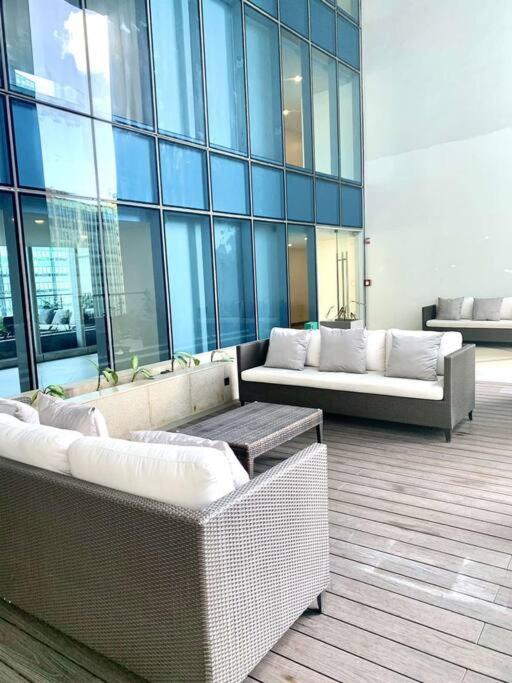 Cosy Executive 1 Bedroom Uptown Parksuites Ultra Fast Internet Manila Exteriér fotografie
