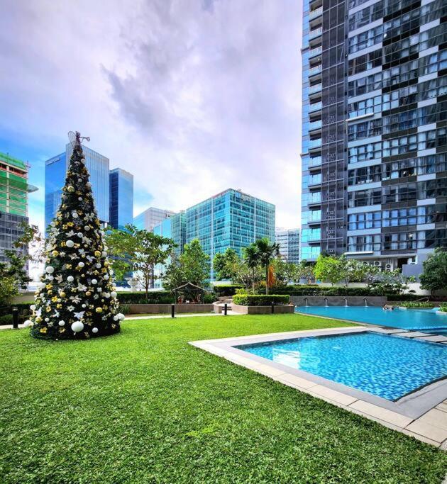 Cosy Executive 1 Bedroom Uptown Parksuites Ultra Fast Internet Manila Exteriér fotografie
