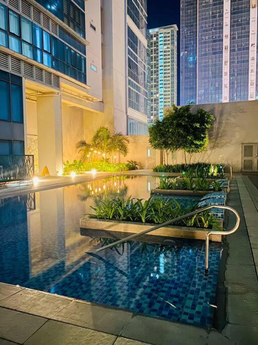Cosy Executive 1 Bedroom Uptown Parksuites Ultra Fast Internet Manila Exteriér fotografie